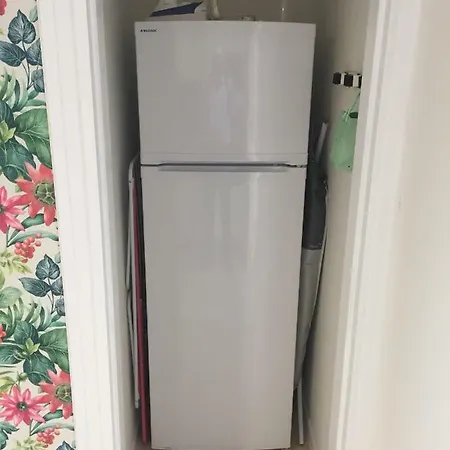 The Terrace Of Puerto Banus 马尔韦利亚